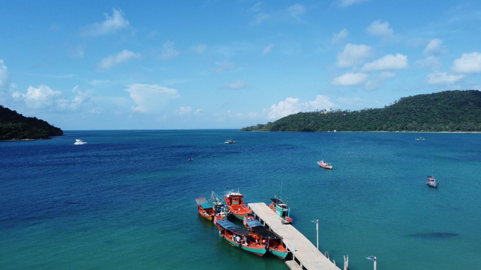 Coral Hotel Koh Rong Sanloem Exterior photo